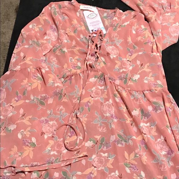 Peach Love Tops - Peach Love M top. NWT